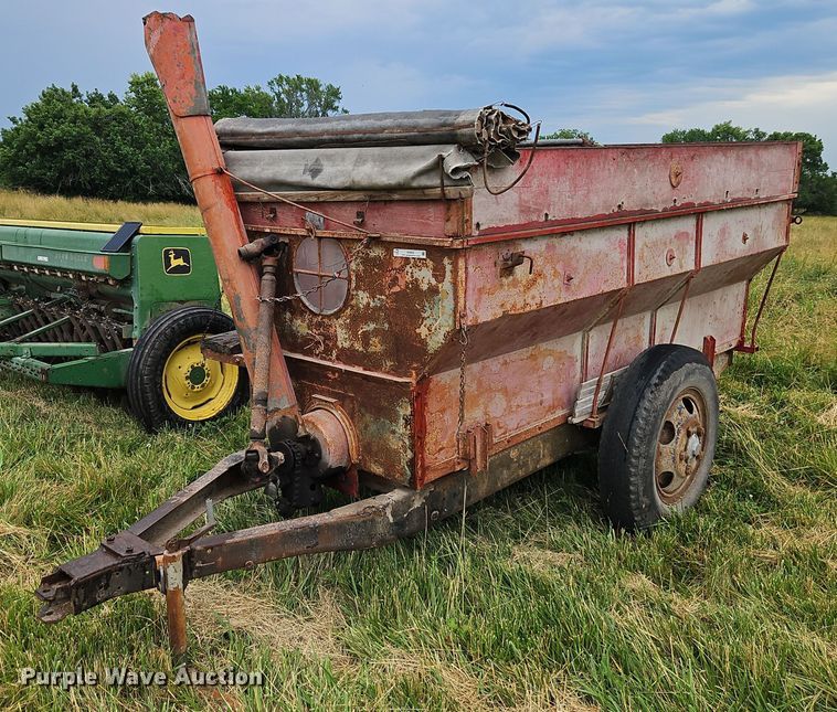 image for item EI3932 Grain cart