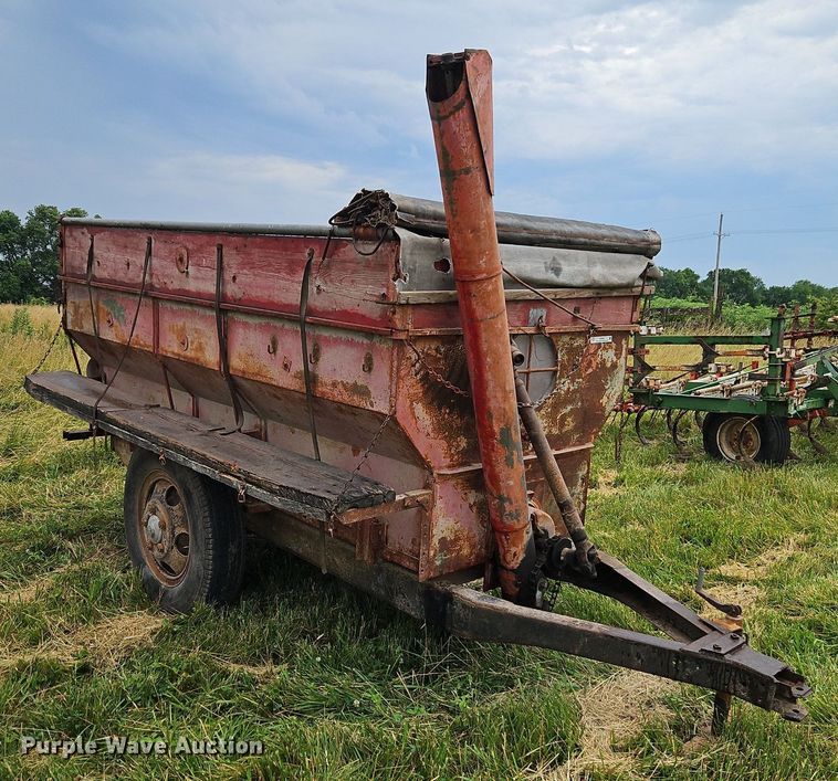 image for item EI3932 Grain cart