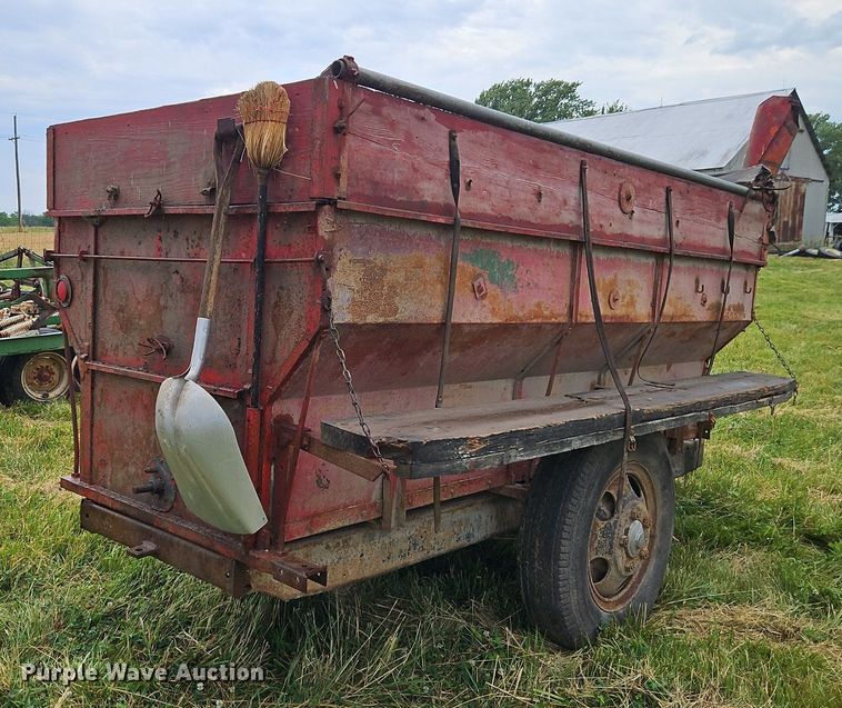 image for item EI3932 Grain cart