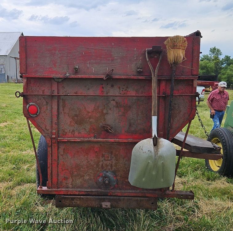 image for item EI3932 Grain cart