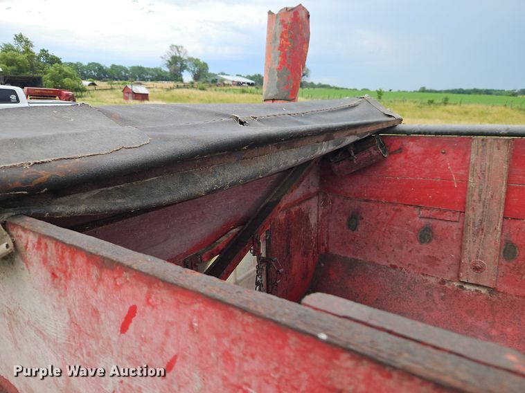 image for item EI3932 Grain cart