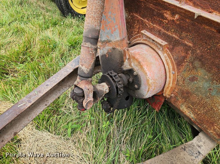 image for item EI3932 Grain cart