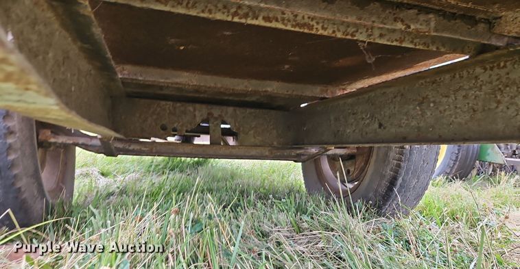 image for item EI3932 Grain cart