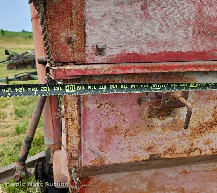 image for item EI3932 Grain cart