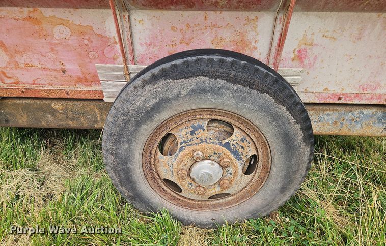 image for item EI3932 Grain cart