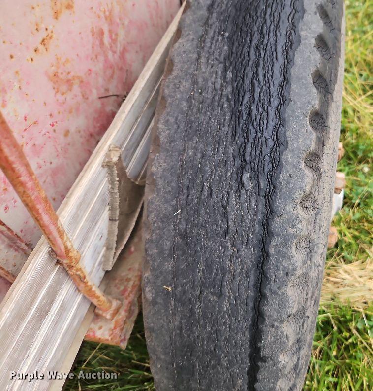 image for item EI3932 Grain cart