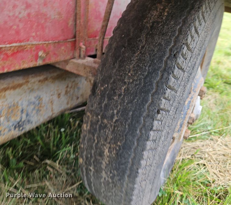 image for item EI3932 Grain cart