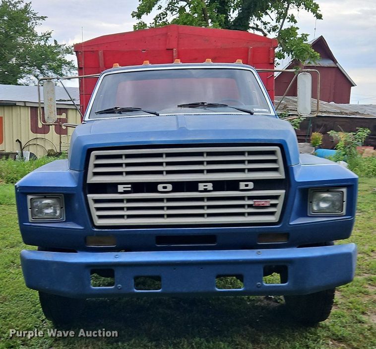 image for item EI3935 1980 Ford F700 grain truck