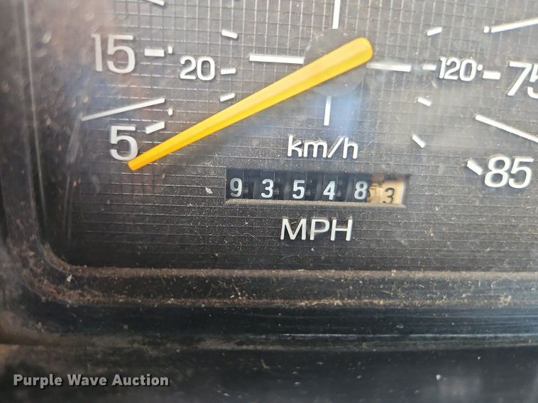 image for item EI3935 1980 Ford F700 grain truck