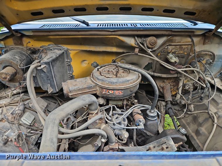 image for item EI3935 1980 Ford F700 grain truck