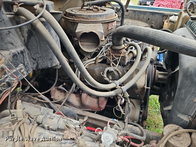 image for item EI3935 1980 Ford F700 grain truck