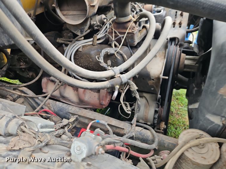 image for item EI3935 1980 Ford F700 grain truck