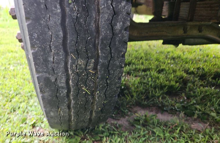 image for item EI3935 1980 Ford F700 grain truck