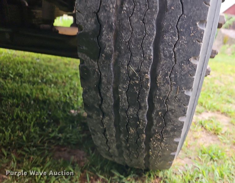 image for item EI3935 1980 Ford F700 grain truck