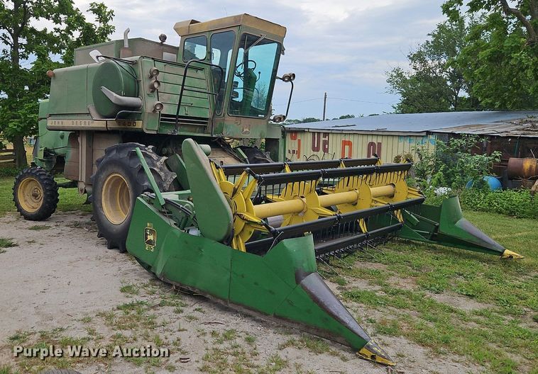 image for item EI3936 1977 John Deere  4400 combine