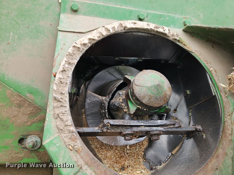 image for item EI3936 1977 John Deere  4400 combine