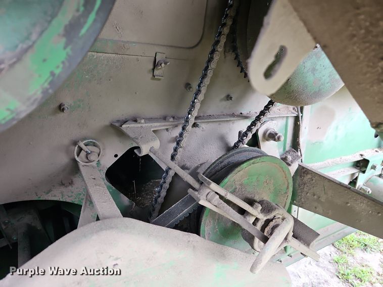 image for item EI3936 1977 John Deere  4400 combine