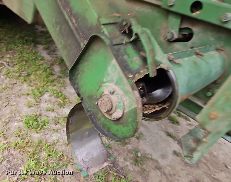 image for item EI3936 1977 John Deere  4400 combine