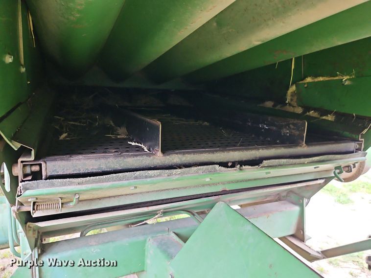 image for item EI3936 1977 John Deere  4400 combine