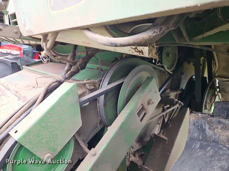 image for item EI3936 1977 John Deere  4400 combine