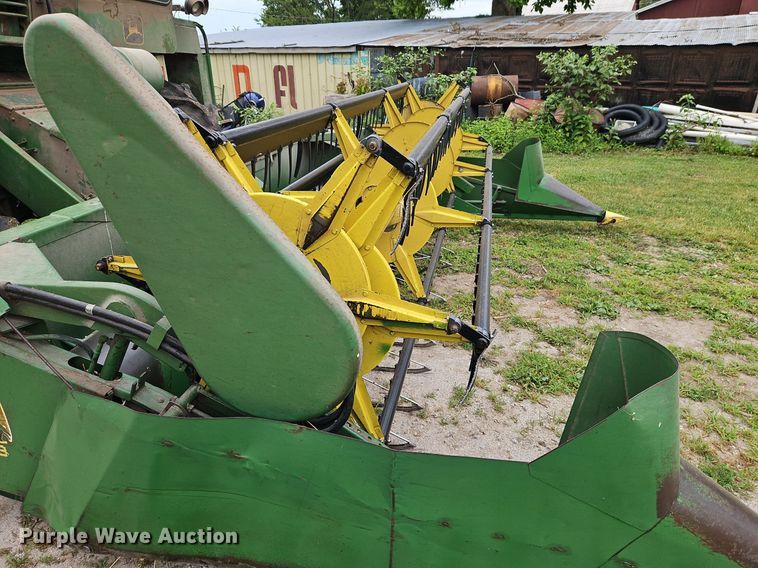 image for item EI3936 1977 John Deere  4400 combine