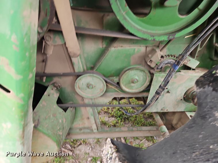 image for item EI3936 1977 John Deere  4400 combine