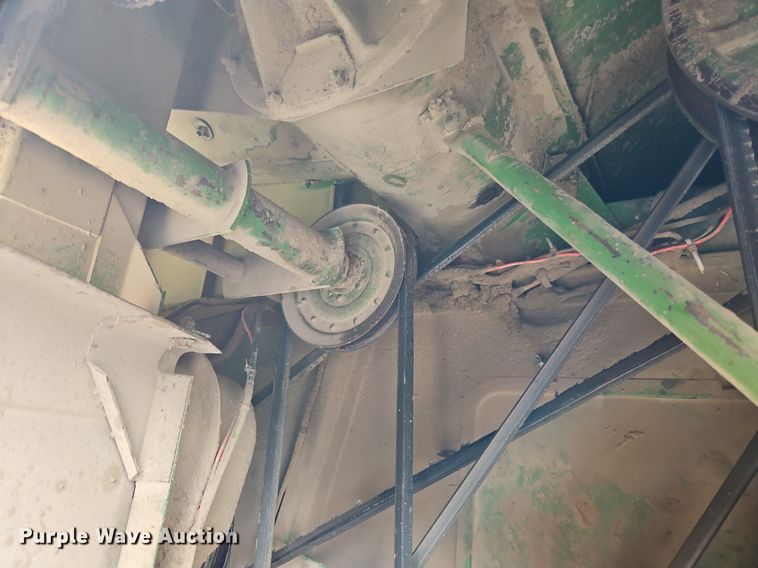 image for item EI3936 1977 John Deere  4400 combine