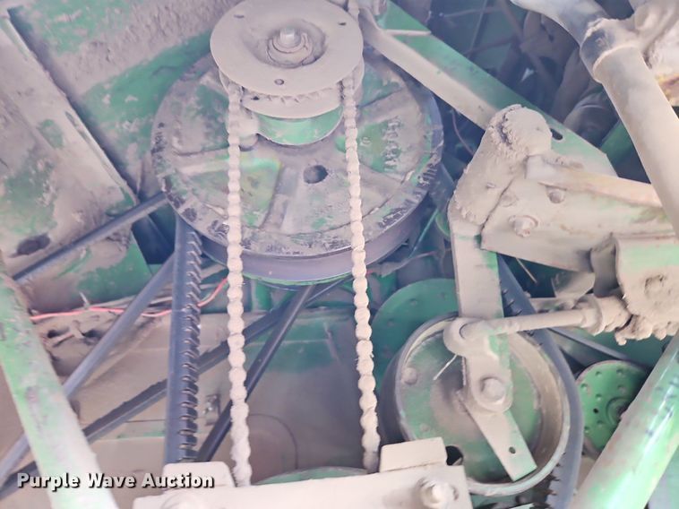 image for item EI3936 1977 John Deere  4400 combine