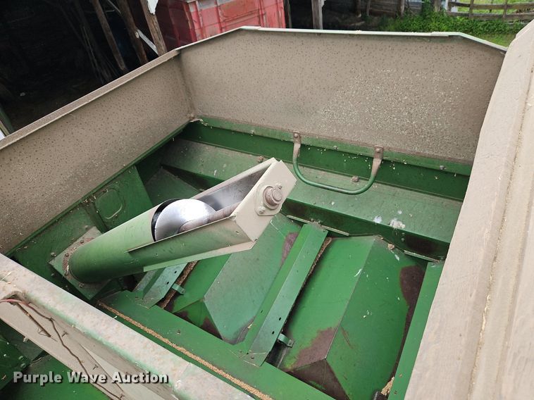 image for item EI3936 1977 John Deere  4400 combine