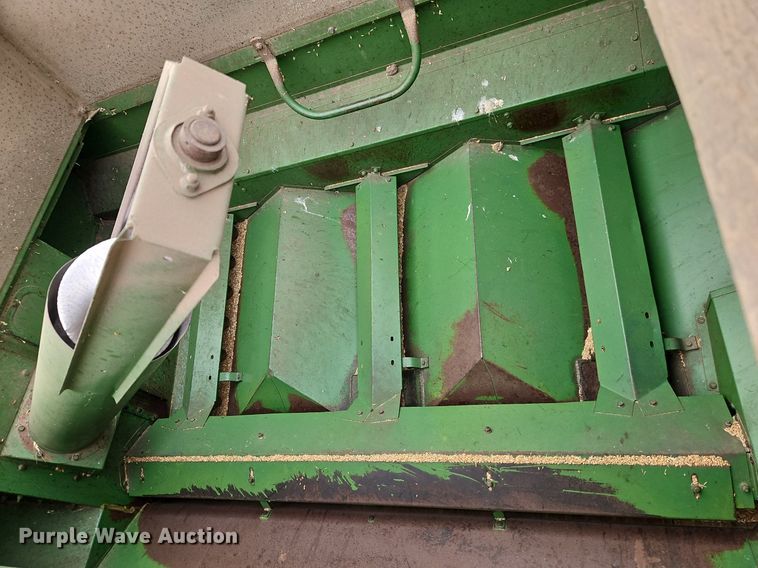 image for item EI3936 1977 John Deere  4400 combine