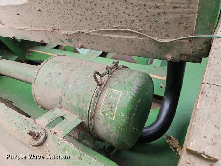 image for item EI3936 1977 John Deere  4400 combine