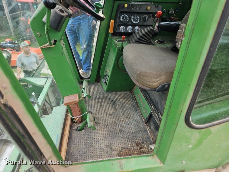 image for item EI3936 1977 John Deere  4400 combine