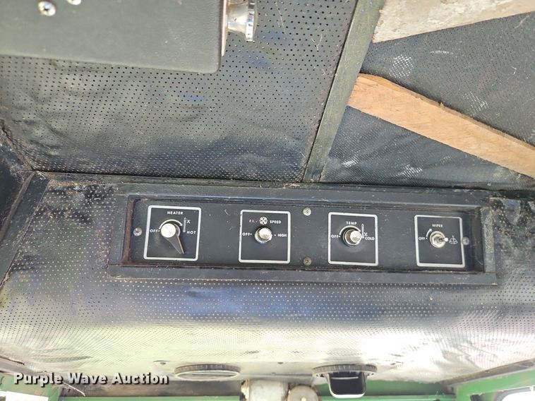 image for item EI3936 1977 John Deere  4400 combine