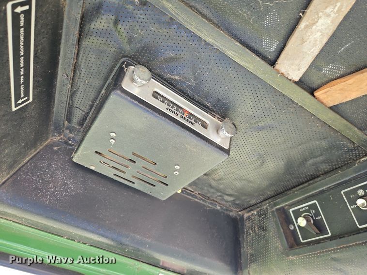 image for item EI3936 1977 John Deere  4400 combine