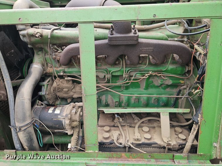 image for item EI3936 1977 John Deere  4400 combine
