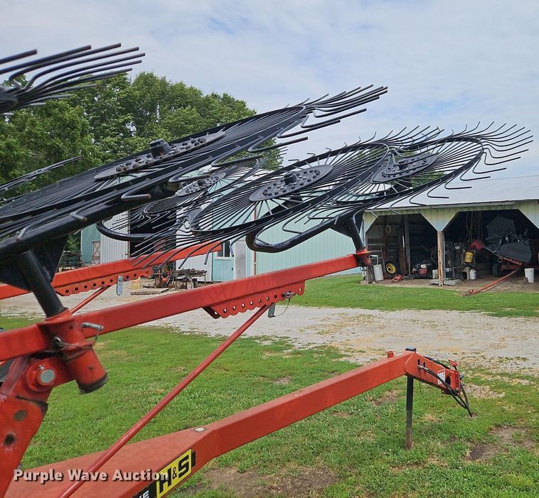 image for item EI3938 H&S AR1261 hay rake