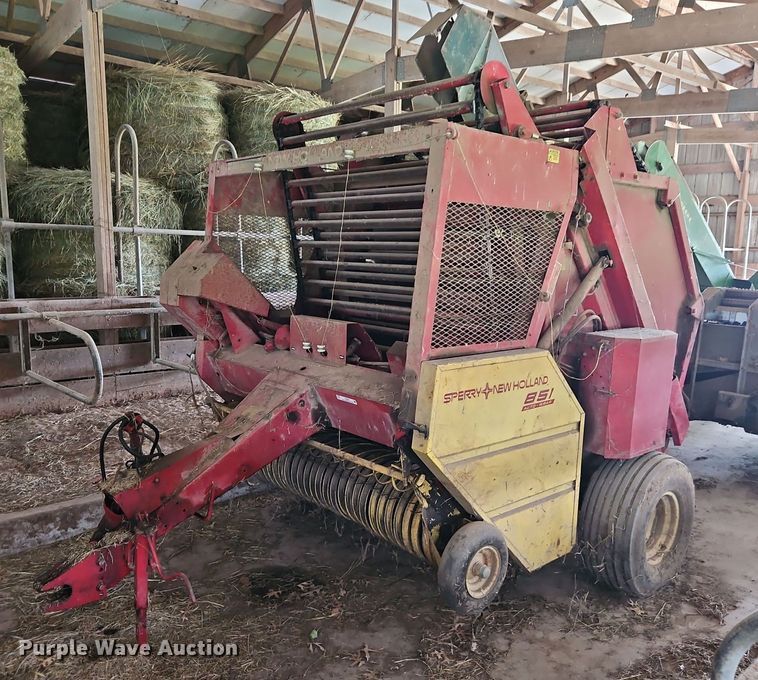 image for item EI3939 1982 New Holland 851 round baler