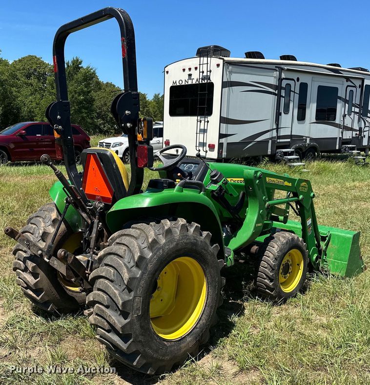 image for item EJ4390 2016 John Deere  3032E MFWD tractor
