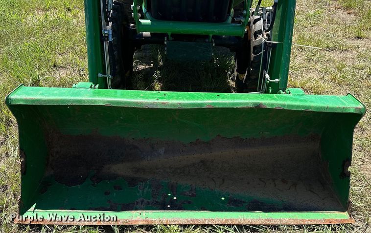 image for item EJ4390 2016 John Deere  3032E MFWD tractor