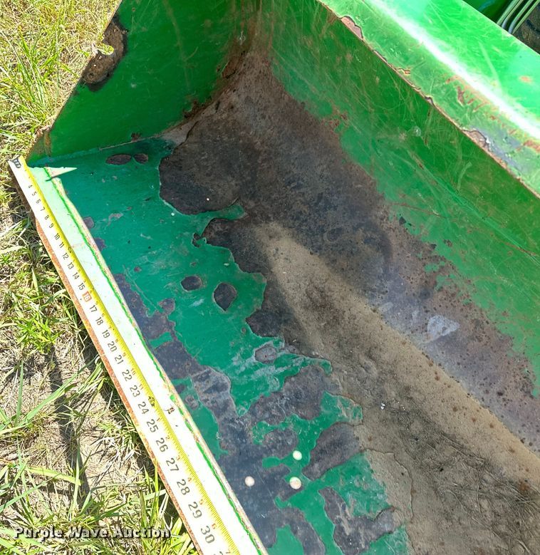 image for item EJ4390 2016 John Deere  3032E MFWD tractor