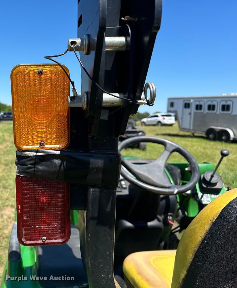 image for item EJ4390 2016 John Deere  3032E MFWD tractor