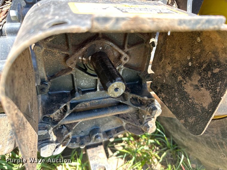 image for item EJ4390 2016 John Deere  3032E MFWD tractor