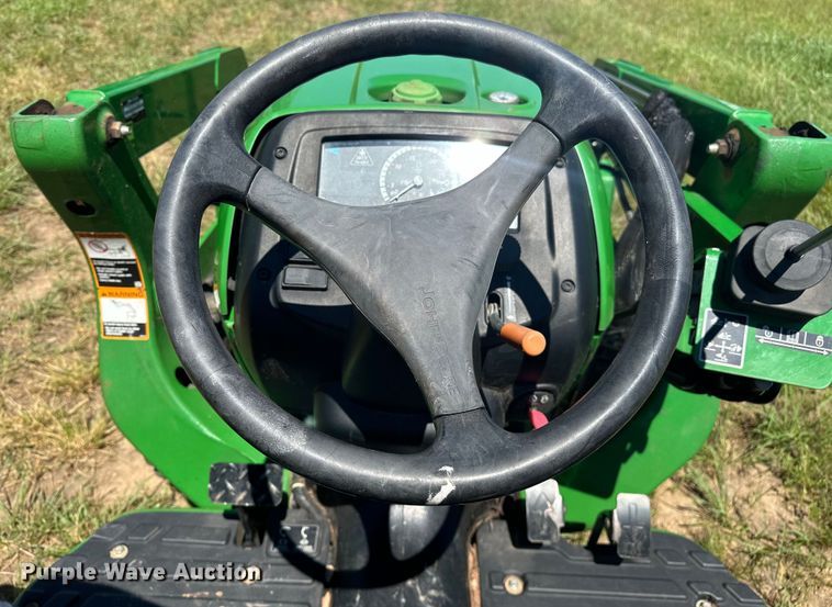 image for item EJ4390 2016 John Deere  3032E MFWD tractor