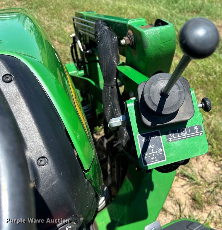image for item EJ4390 2016 John Deere  3032E MFWD tractor