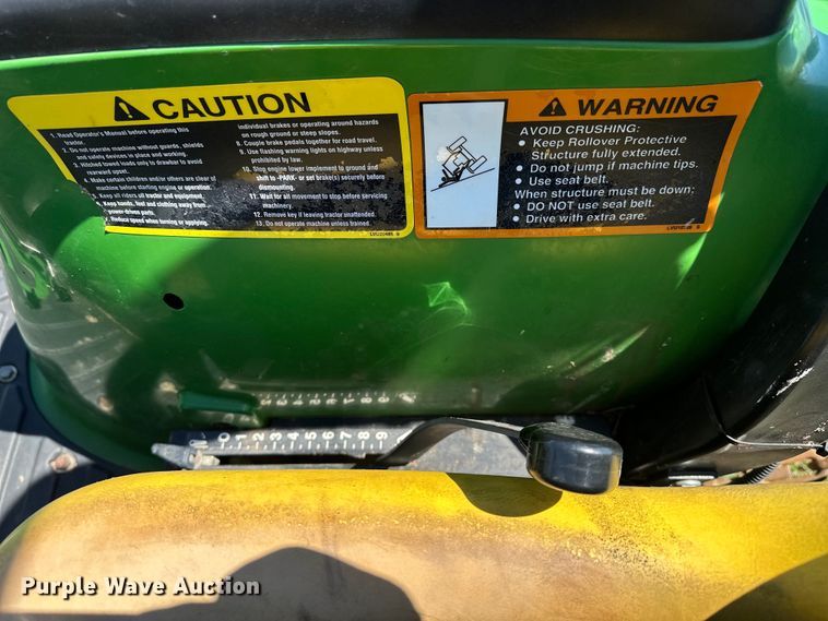 image for item EJ4390 2016 John Deere  3032E MFWD tractor