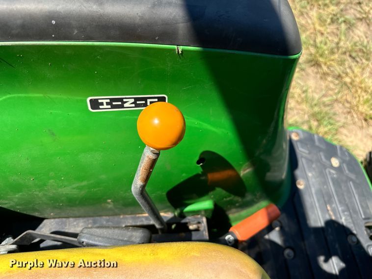 image for item EJ4390 2016 John Deere  3032E MFWD tractor