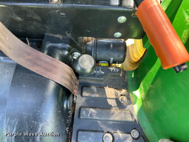 image for item EJ4390 2016 John Deere  3032E MFWD tractor