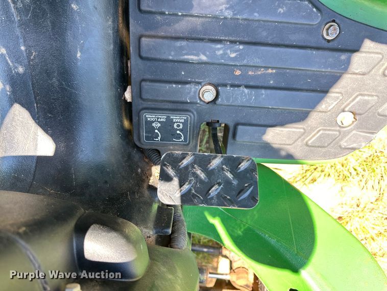 image for item EJ4390 2016 John Deere  3032E MFWD tractor