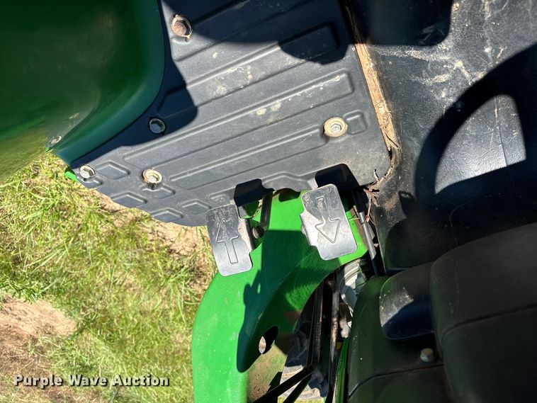 image for item EJ4390 2016 John Deere  3032E MFWD tractor