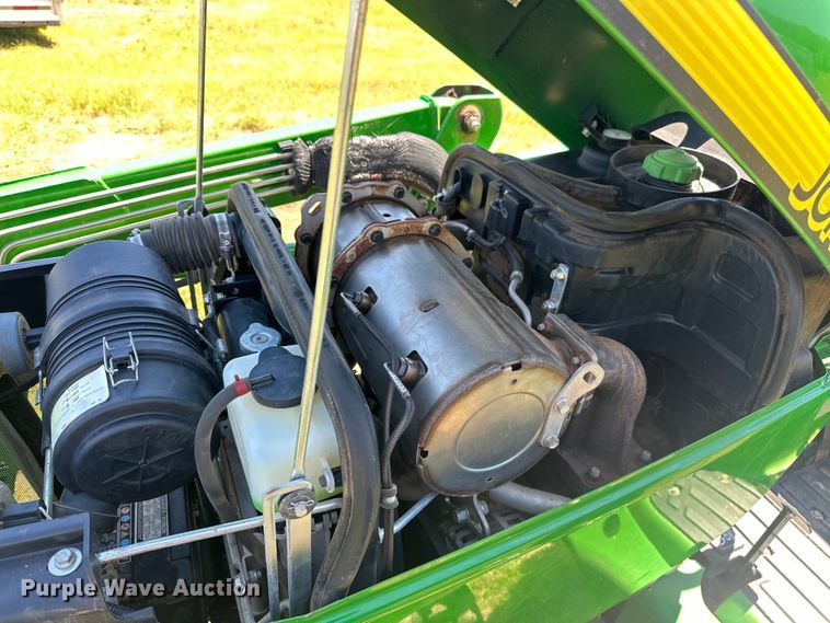 image for item EJ4390 2016 John Deere  3032E MFWD tractor